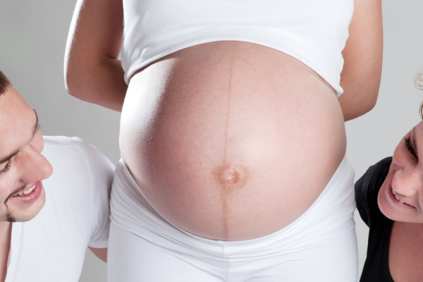 how does surrogate mother get pregnant